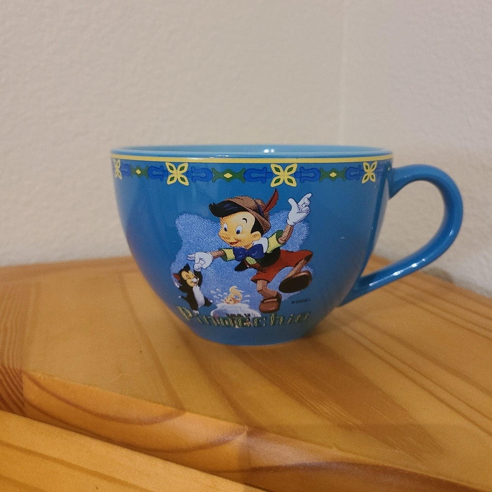 Vintage Disney Store Pinocchio blue coffee cup/mug